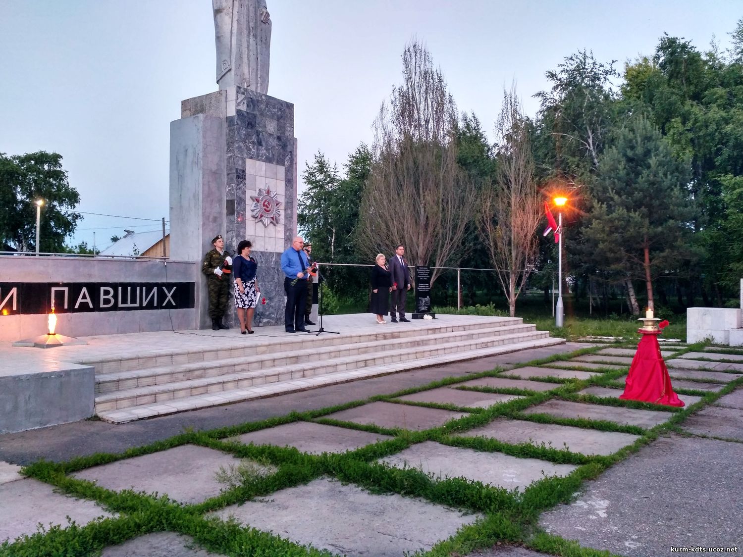 Погода грачевка курманаевский оренбургской. Курманаевка Оренбургская область. Достопримечательности села Курманаевка Оренбургской области. Кретовка Курманаевский район. Курманаевка площадь.